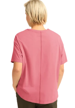 TRAVEL T W